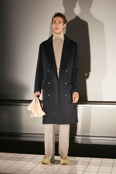 Look 22